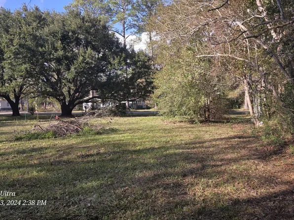 1609 Hastings Rd, Gautier, MS 39553