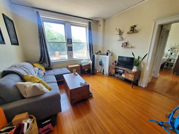 31 Herrick Rd APT 4A, Newton, MA 02459