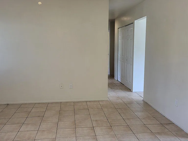 791 Cayuga Ave NE — Photo 9