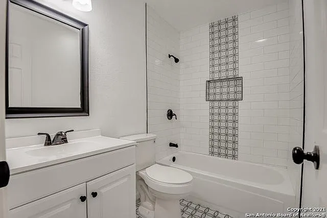 157 W Wildwood — Photo 10