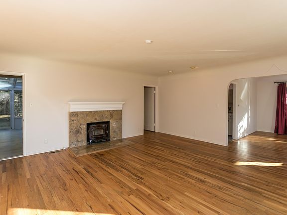 3rd image of 1091 Old Hassayampa Ln