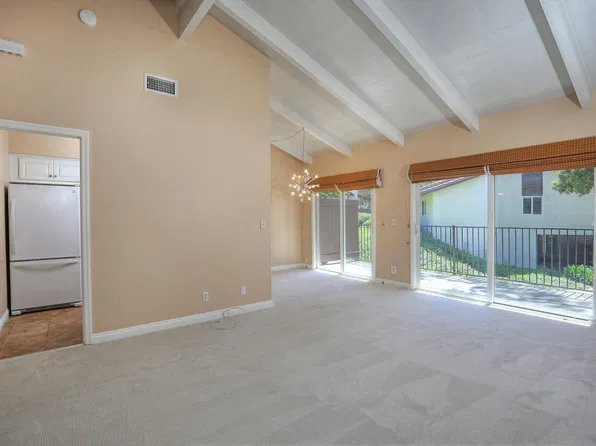 860 Highland Dr APT 2, Santa Barbara, CA 93109