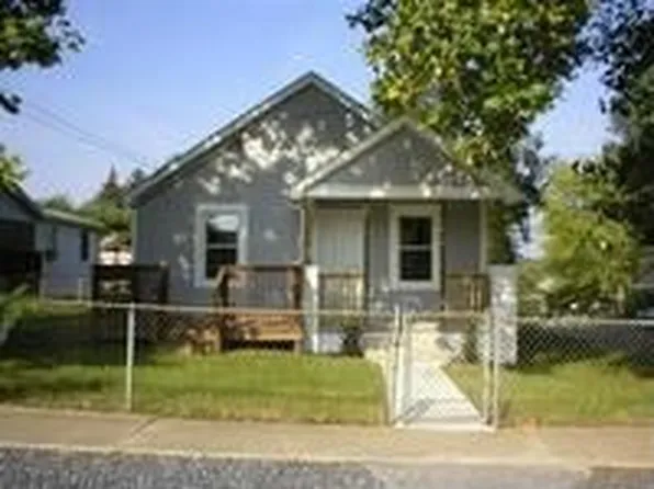 1016 High St, Waynesboro, VA 22980