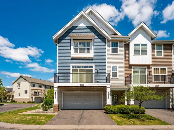 11808 Emery Village Dr N, Champlin, MN 55316