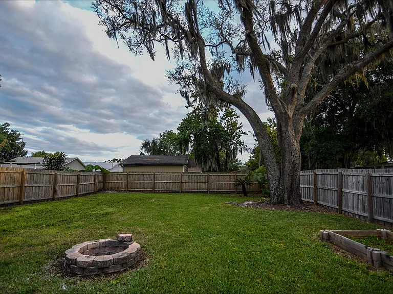 1840 Staunton Ave — Photo 11