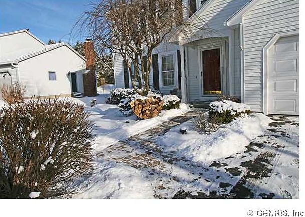 2nd image of 18 Pennicott Cir