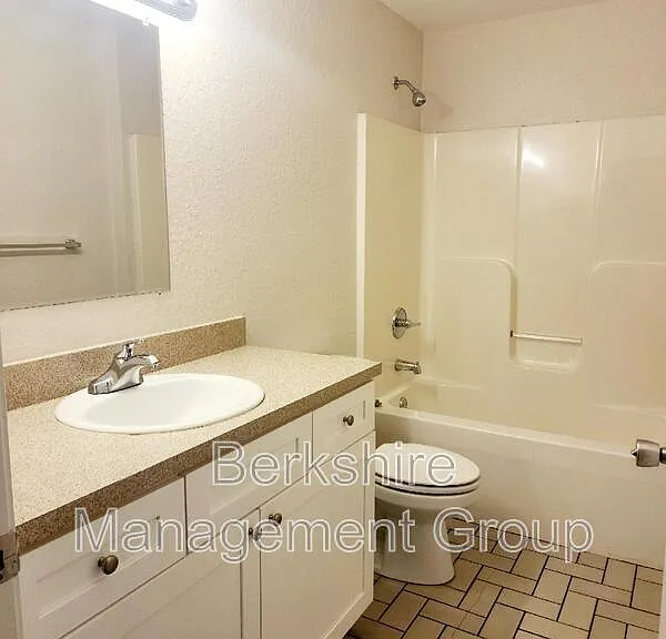 2405 Avenue C SW #B — Photo 5