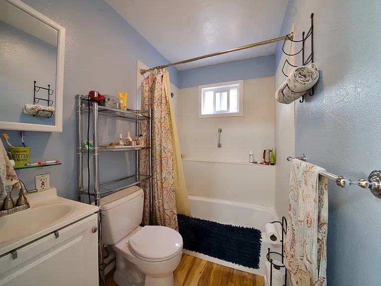 224 Winona Ave — Photo 7