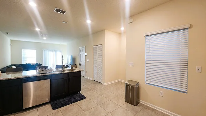37 Temple Dr — Photo 15