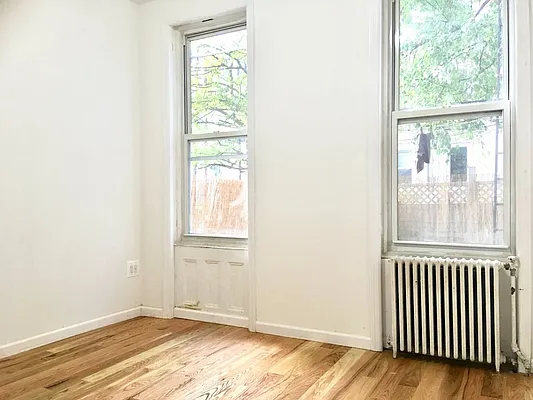 Rented by Premier Metro Realty Corp | media 9