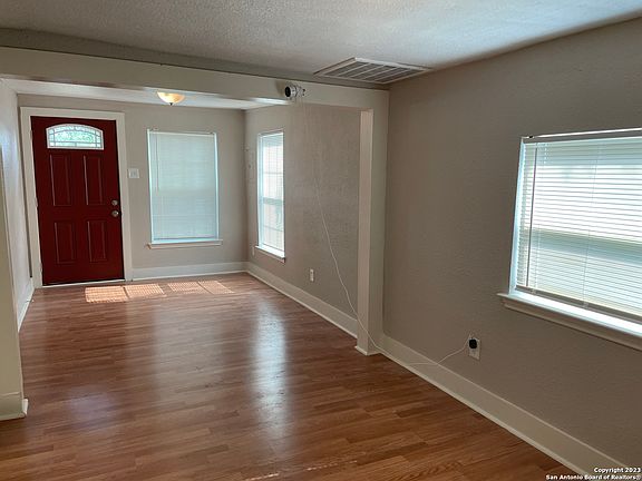 2nd image of 1119 KEATS ST