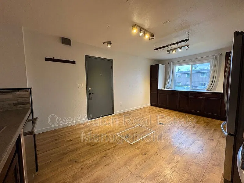 2 bed, 1.0 bath, 810 sqft, $1,650 — Photo 2
