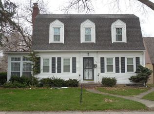 310 W 14th St, Sterling, IL 61081