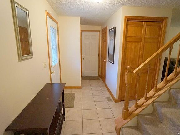 3rd image of 696 Wurlitzer Dr