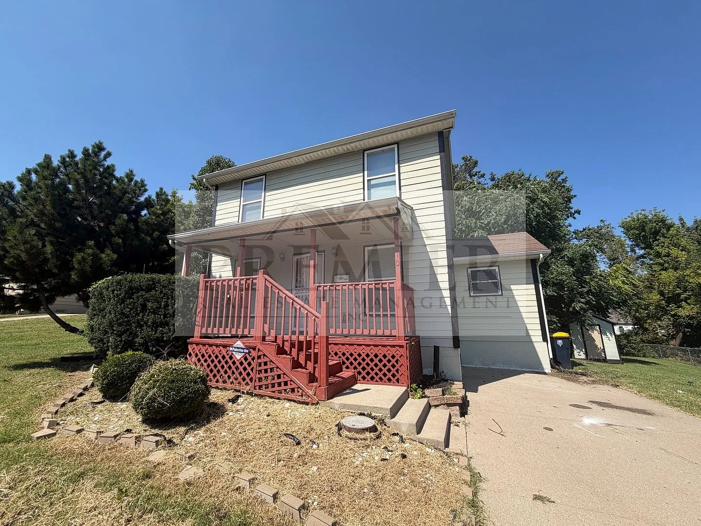 1610 E 37th street KCMO - 4 bed / 1.5 Single family home/ 2 story - Rent 1695 / Deposit 1695 — Photo 1