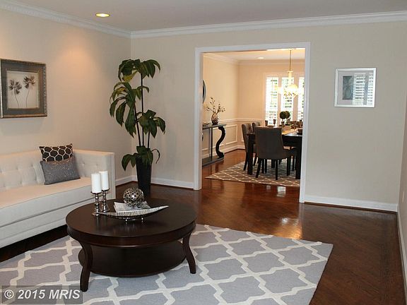 3rd image of 10904 Earlsgate Ln