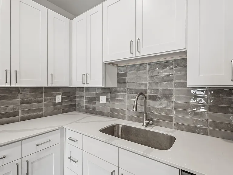 Viridian Apartments — Photo 32