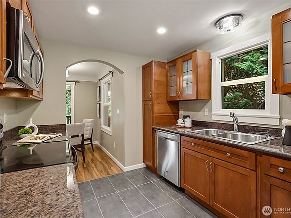 5th image of 8800 Ravenna Avenue NE