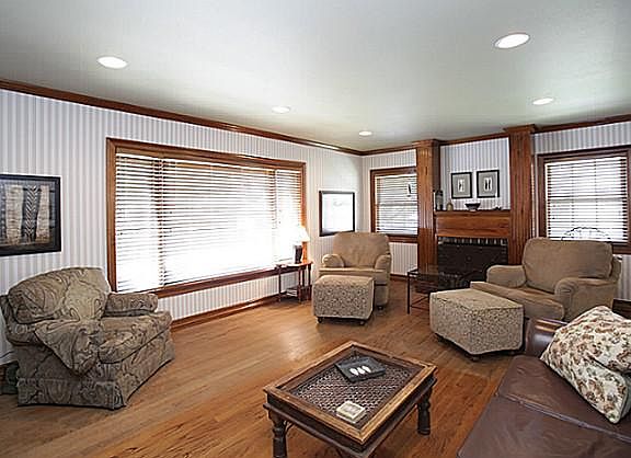5th image of 6271 Kenwood Ave