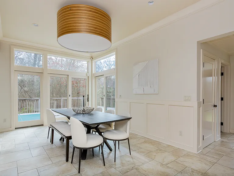 18 Spring Pond Ln — Photo 9