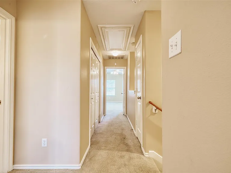2831 Hackamore Hollow Ln — Photo 20