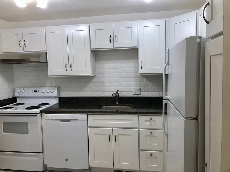 9 Elm St #3 — Photo 3