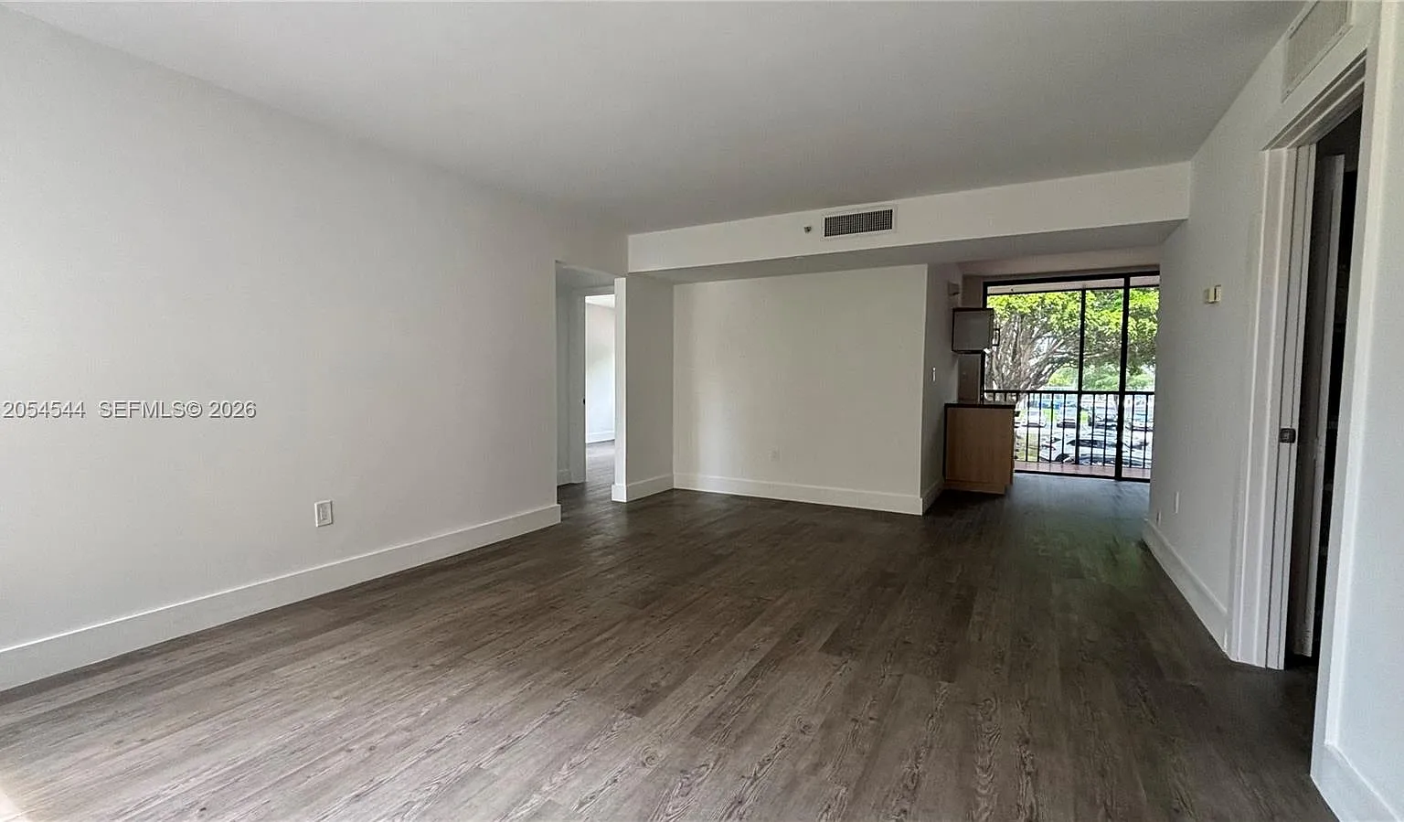 Horizons West Condo #6 — Photo 2