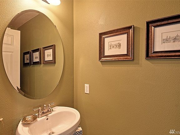 Powder room.