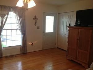3rd image of 1004 Clearview Dr