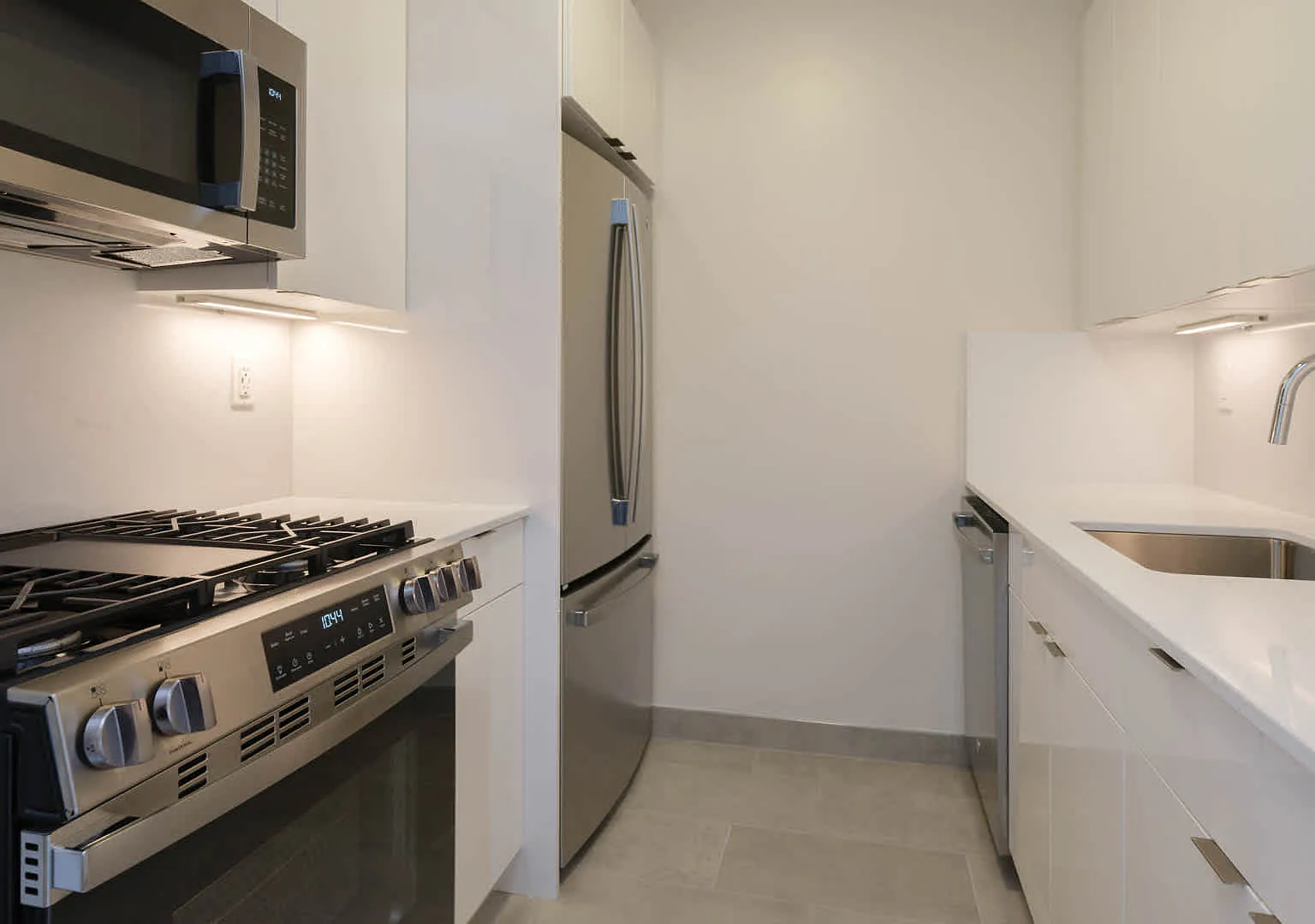 305 West 50th Street — Photo 4