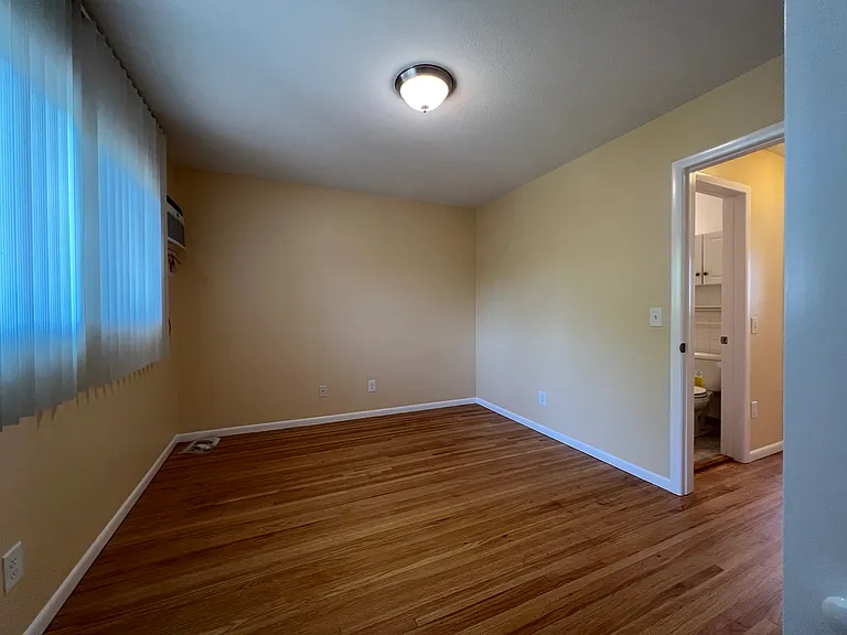 3121 Fremont Ave S #5 — Photo 25