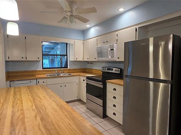 5th image of 17451 Southside Ct