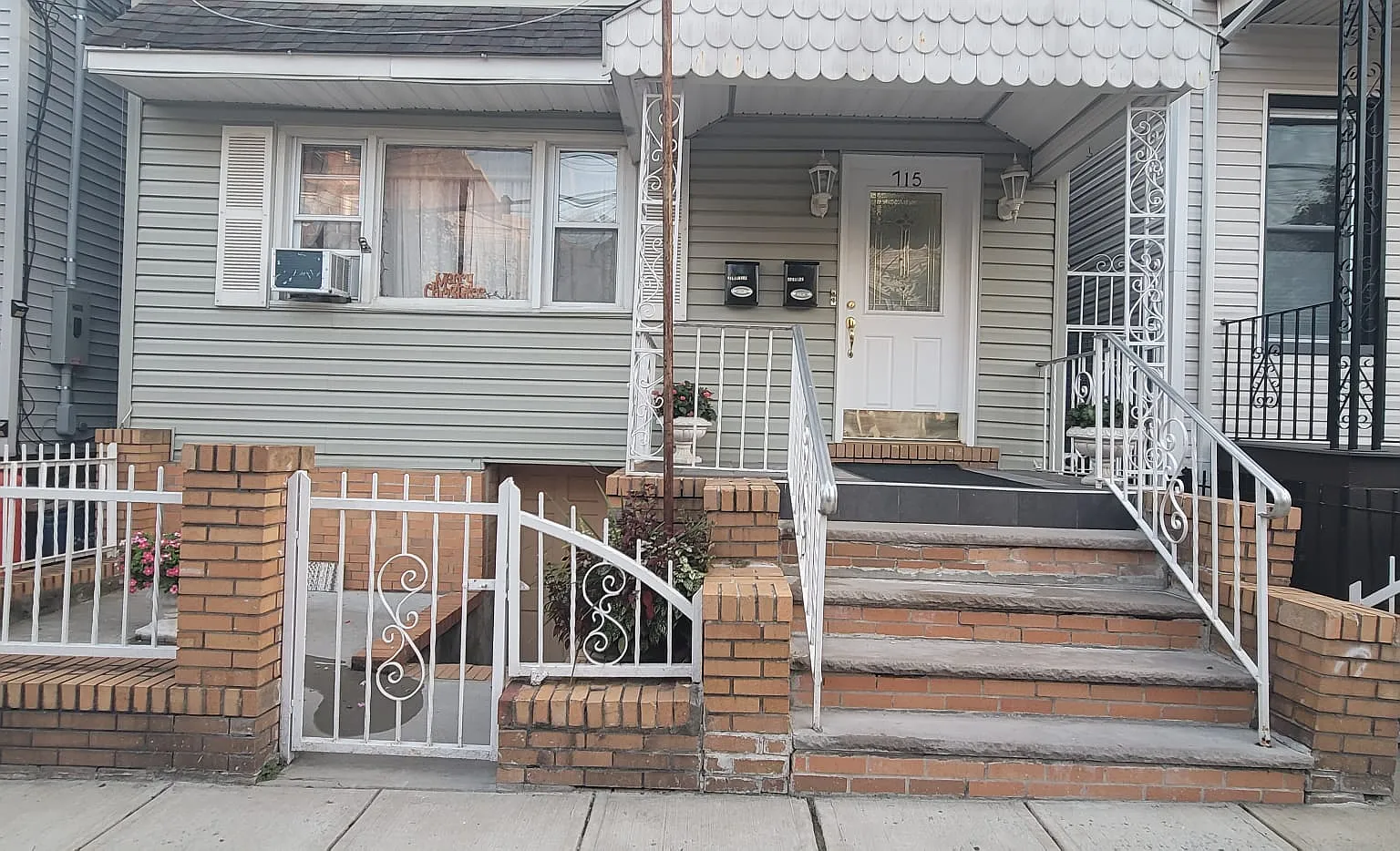2 bed, $2,400 — Photo 1
