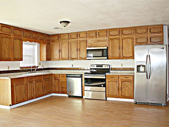 4th image of 410 N Orchard Ave