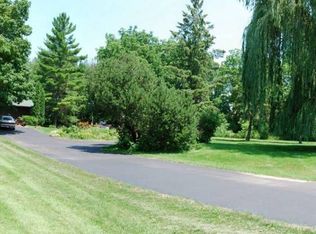 1785 Leavitt Woods Ln, Shakopee, MN 55379