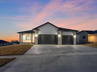 7530 Jimmie Ave, Lincoln, NE 68516