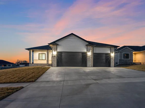 7530 Jimmie Ave, Lincoln, NE 68516