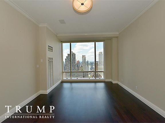 4th image of 1 Central Park N #40E