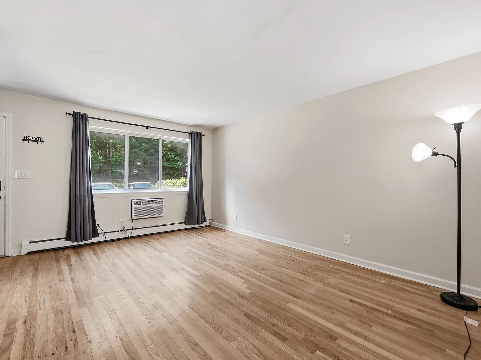 2 bed, 1200 sqft, $2,300 — Photo 4