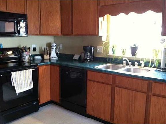 3rd image of 2714 Braxton Dr