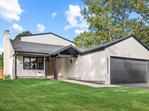 566 Earl Dr, Northfield, IL 60093