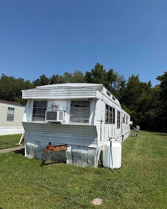 1st image of 1328 Hawk Ave