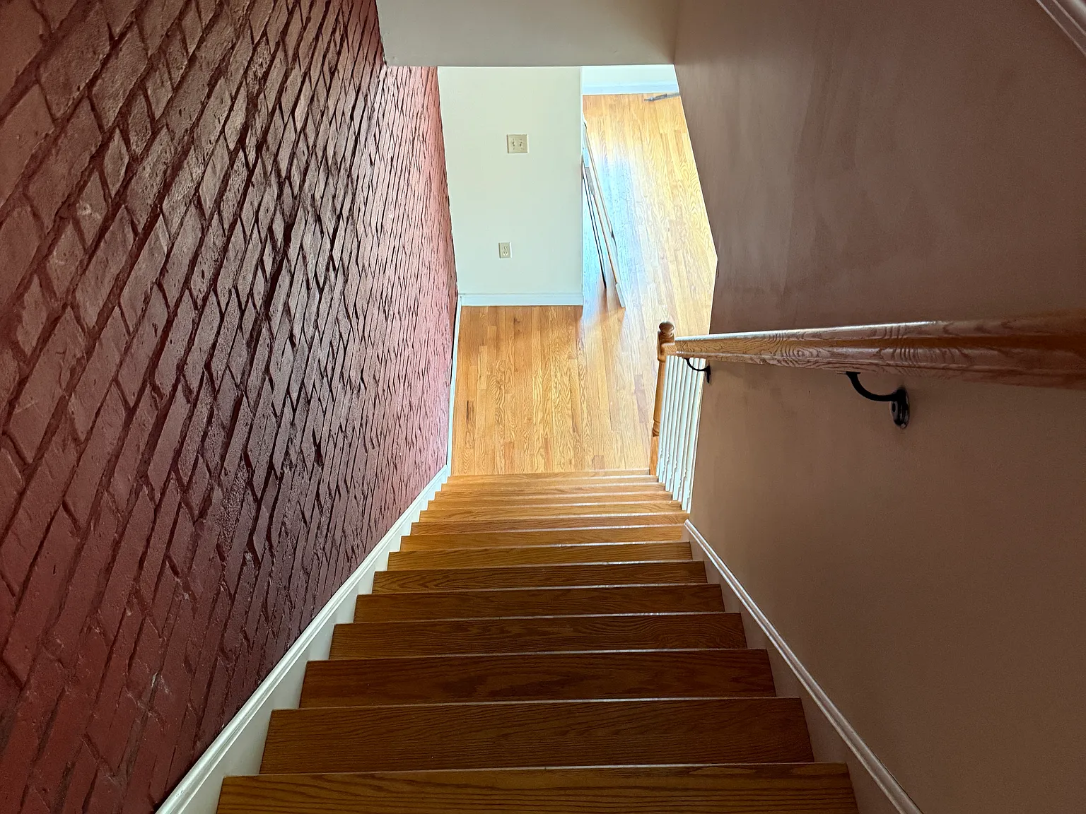 3 bed, 1250 sqft, $2,000 — Photo 3