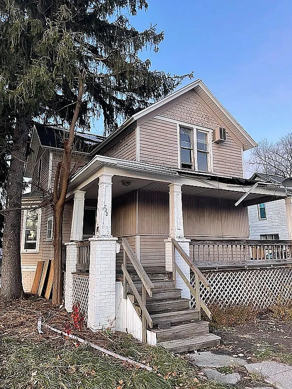 720 State St photo 1