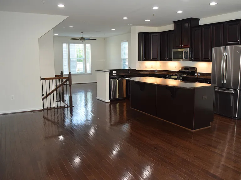 3224 Vogel Rd — Photo 18