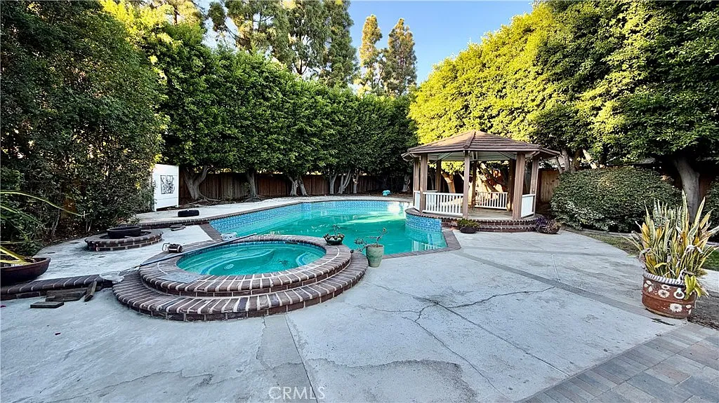 3 bed, 1700 sqft, $5,600 — Photo 1
