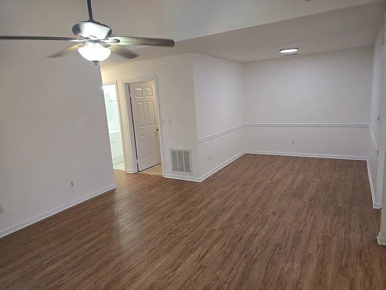 4016 Rainbow Dr — Photo 3