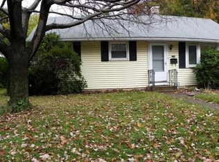 1754 Honeysuckle Ln, Stroudsburg, PA 18360