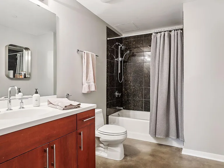 404 Washington Ave N #204 — Photo 13