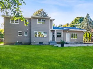 29 Hawkton Pl, Lake Grove, NY 11755